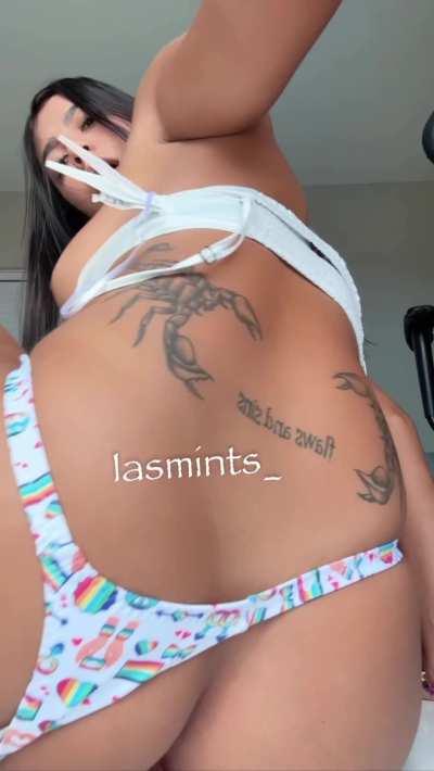 I felt very hot in this dildo, am I ready to sit on your cock? 