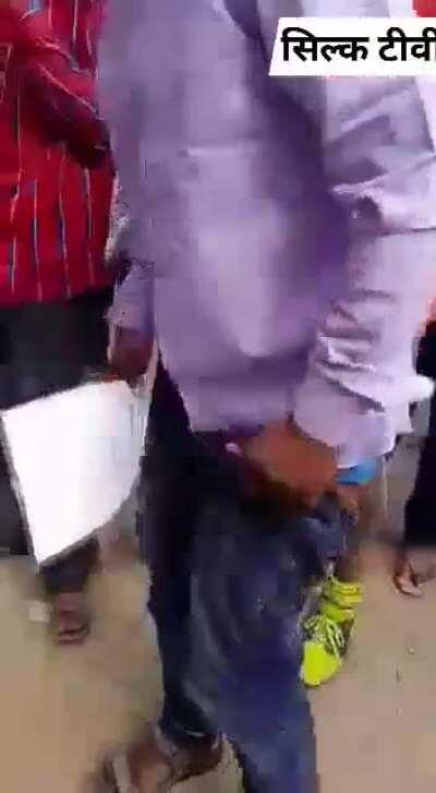 Mera desh badal raha hai aage baadh raha hai