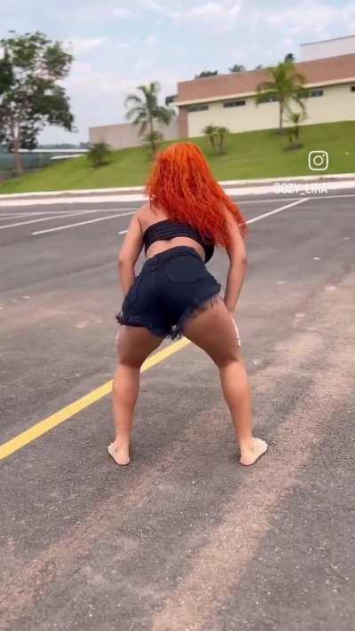 @ozy_lira ruivinha magrinha