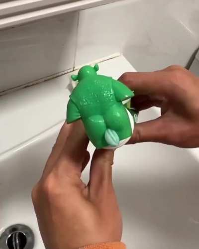 Thanks I hate the Shrek toothpaste cap