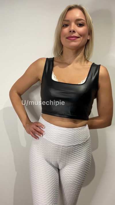 Love showing of my cameltoe in the white leggings