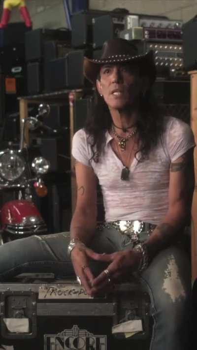 Stephen Pearcy of Ratt sold David Lee Roth a speaker