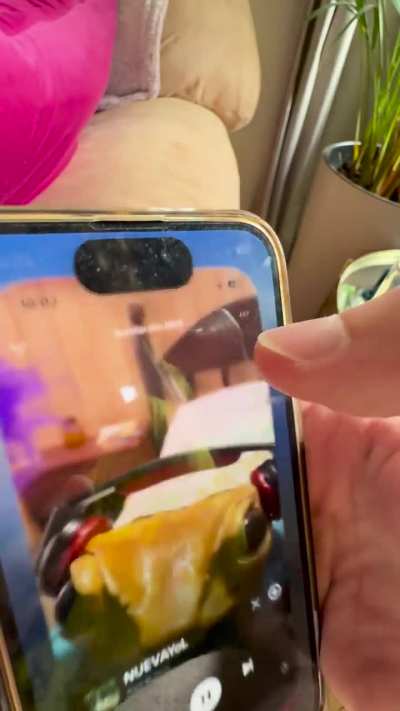 [iOS 26.1 PB3] Dynamic island controls not working until animation finishes fully