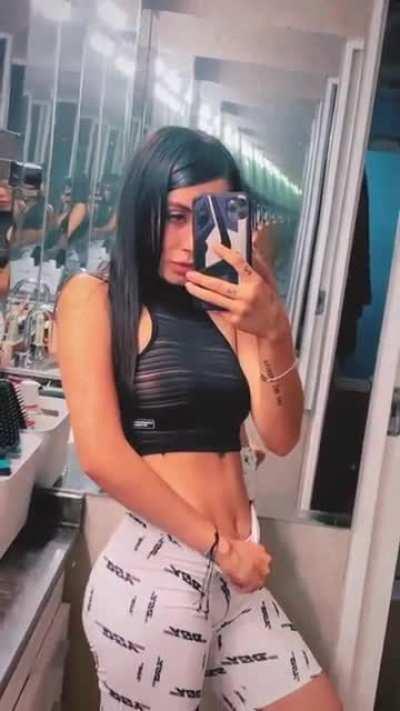 Pezones en el ascensor