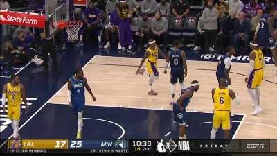 [Highlight] Isaiah Thomas gets a standing ovation from the Minnesota crowd as he checks in for the first time