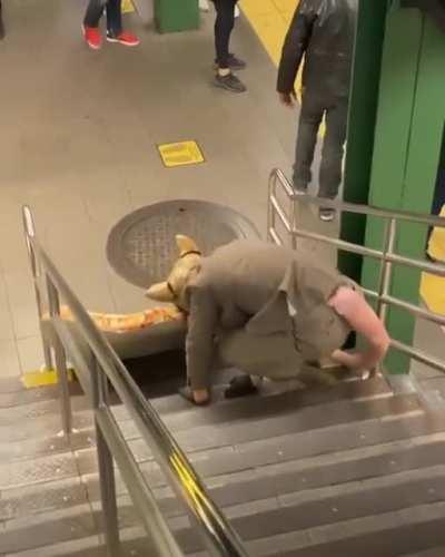 Dude watched too much Teenage Mutant Ninja Turtles, woke up thinking he was splinter