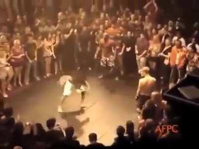 Twitter vs Actual Expert