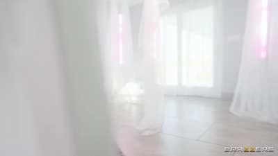 Emma Hix and Azul Hermosa - Pronebone threesome in bed