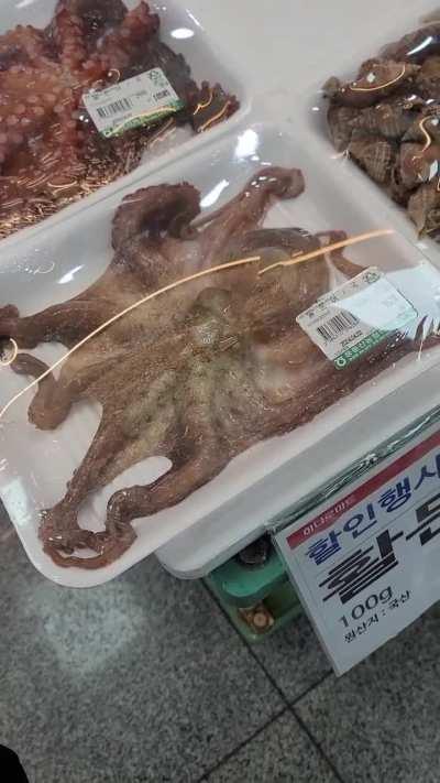 The least fresh Korean seafood.