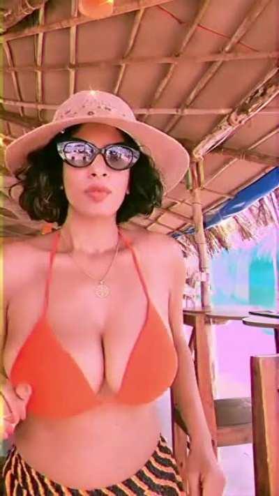 Swati Jain Eskibel [Joinmyapp in comments]