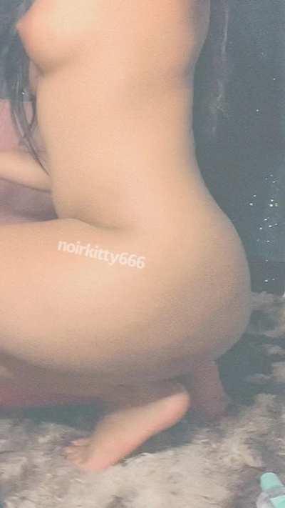 wanna cuddle with meee?