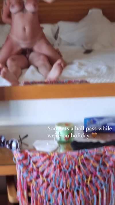 Fucking a milf on vacation, every horny boys dream 😉