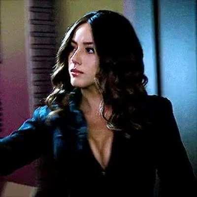 Chloe Bennet gets my morning wood today