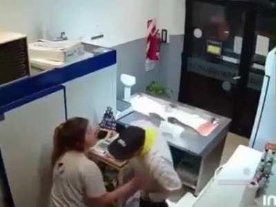 Afanó y se despidió con un beso