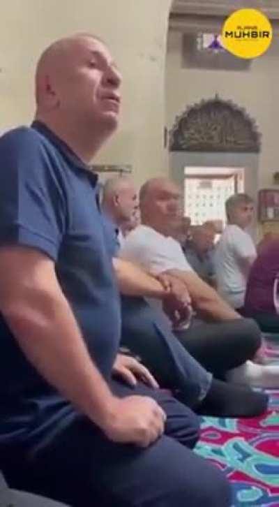A Kemalist MP disrupt a Friday prayer sermon, in Turkey, for not to blessing Atatürk by the Imam. May Allah's curse be upon Mustafa Kemal.