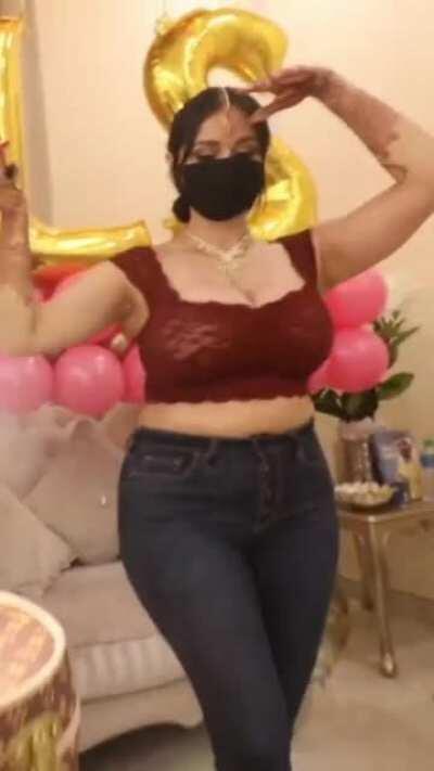 (Orginal video from u/rextron777 ) WAP THICCCCCC LANA