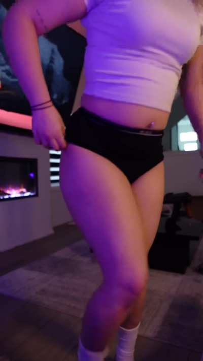 Teenage tinder girl lost her virginity