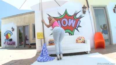 “I’d love to fucking… smother my face in your sweaty butt after a hard workout!”