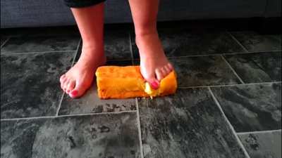 Barefoot cake crushing