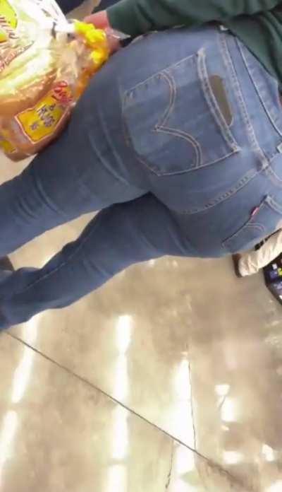 She just has a wonderful ass just wanna sniff it and put your face all in the crack pull her panties down and motorboat right in the crack, whip out your dick and bust a huge load all over it, and watch it drip down