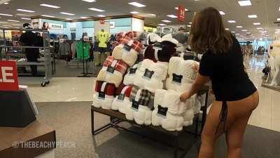 Excuse me sir, can I get some help over here?