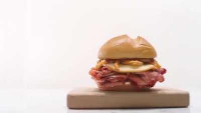 EVERYONE SHUT UP I HAVE AN ANNOUNCMENT