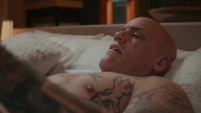 So addicted to her phone he fucks her while she's using it