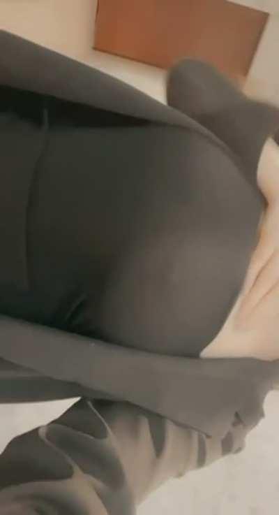 Never wear bras in public cause I gotta be able to let them breathe 🤷🏻&zwj;♀️😋