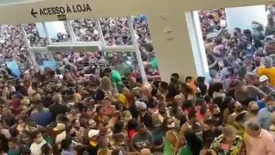 Com a pandemia, Belém cancelou o maior evento religioso do ano na cidade, o Círio de Nazaré. Enquanto isso, a Havan resolveu inaugurar uma loja nova na cidade