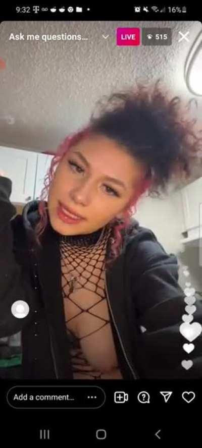 ig live tit slip