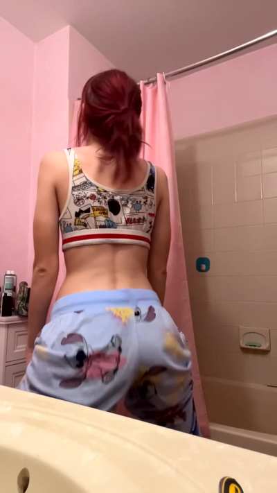 Shaking my ass to soad 