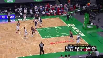 [Highlight] The Wizards were up 54-52 at halftime. Less than 5 minutes later they were down 58-74.