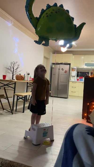 My daughter couldn’t figure out the most efficient way to get her balloon 😂