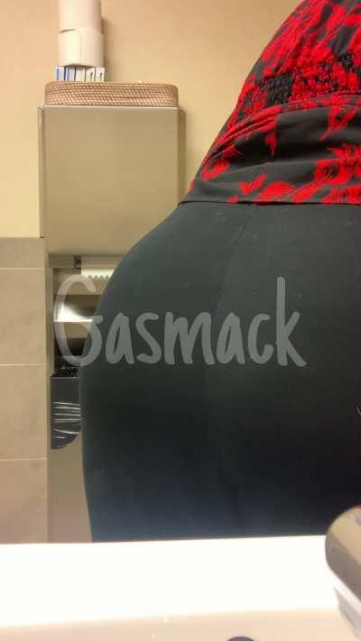 This leggings will smell so rank from all of this gas! 