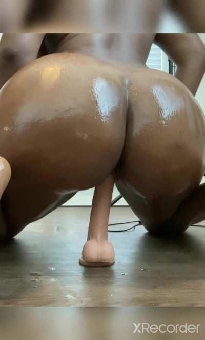 Grab Her 2GB Folder with BG sextapes in Comment