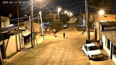 Vecinos aplicando la de Seguridad Barrial en Ciudad Evita