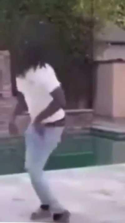 Hey twins it’s my birthday, a nigga 21 today 🦋🥳💫