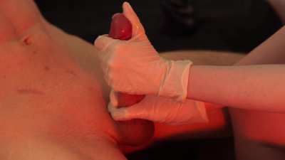 I love cum to have it on my hands