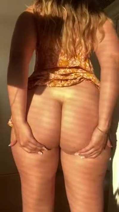 sundress season isn’t over yet