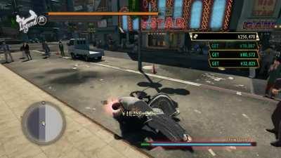 Kazuma Kiryu beats up Futoshi Shimano Circa 1988