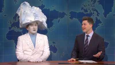 Bowen Yang in ice face... Wowwww very telling SNL