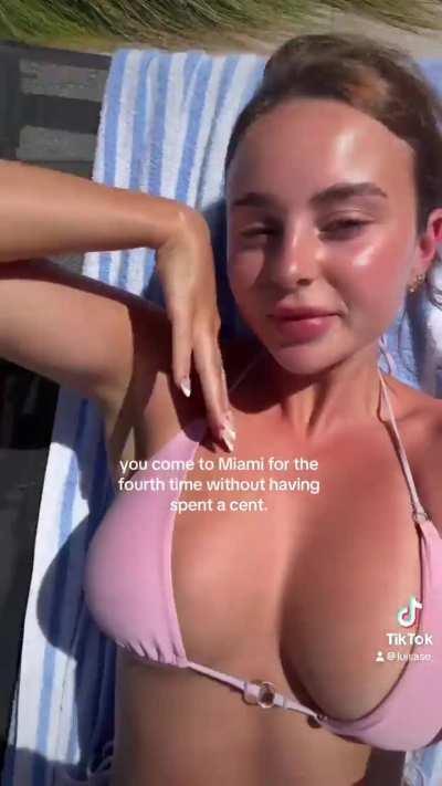 Warum sie wohl nix bezahlen muss 👀