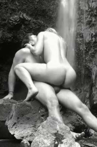 Hot fuck at the waterfall ...