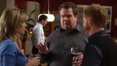 Hilarious scene from season 1...I legit spat out the water that was in my mouth. I miss the good old days :(