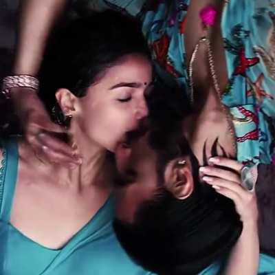 Alia Bhatt in Rocky ki Randi Final Part :- Raand never got this much used in front of camera till date. Calling these kiss scenes are underwhelming as Alia got totally submissive and got totally owned. Maa chaahe jitna ban jaaye Kutiya. Raand Raand hi reh