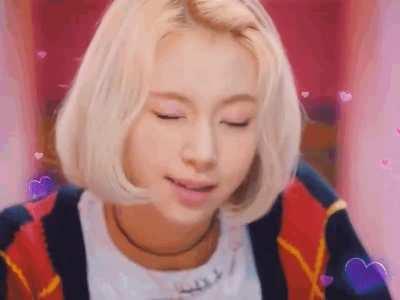 chaeyoung’s attempted wink