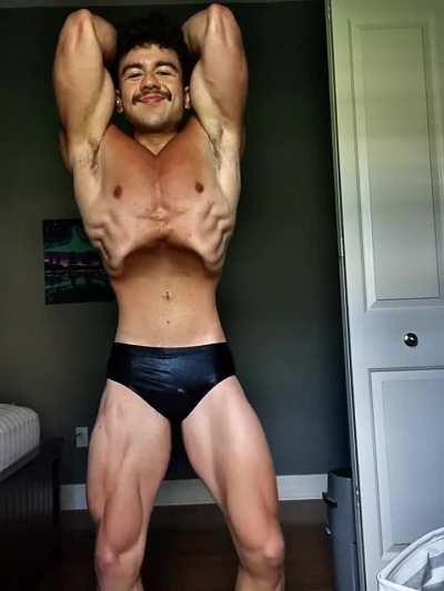 4 days out, 5’6, 148lbs. Competing in classic for the first time, 2nd time MP