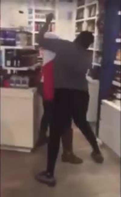 This is how you leave a customer review hood style, ya hurrrr 👂🤓