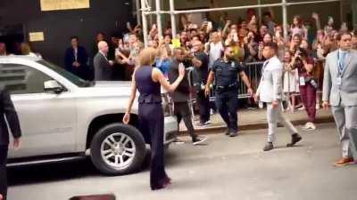 New Taylor appearance June 11th - Check out her butt