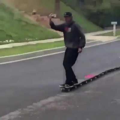 New invention, the centipede skateboard